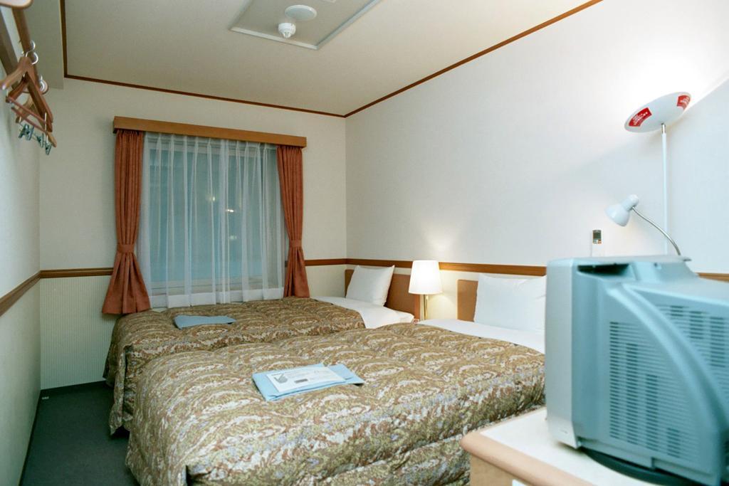 Toyoko Inn Yokohama Minatomirai-Sen Nihon-Odori Ekimae Room photo